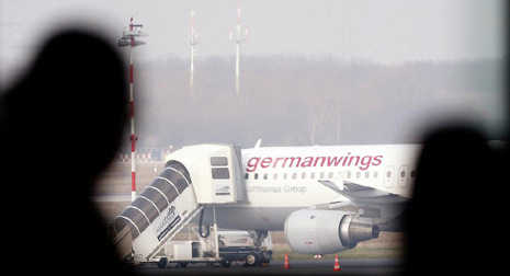 Germanwings Flight 9525 co-pilot deliberately crashed plane, officials say